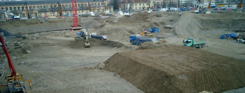 Aushub-Depot während dem Bau Stadion Letzigrund